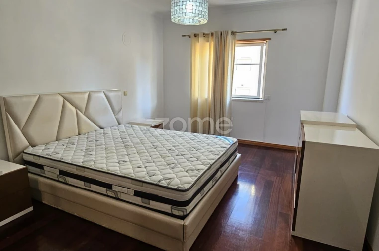 Apartamento T3 para Arrendamento em São Domingos de Rana Foto 18