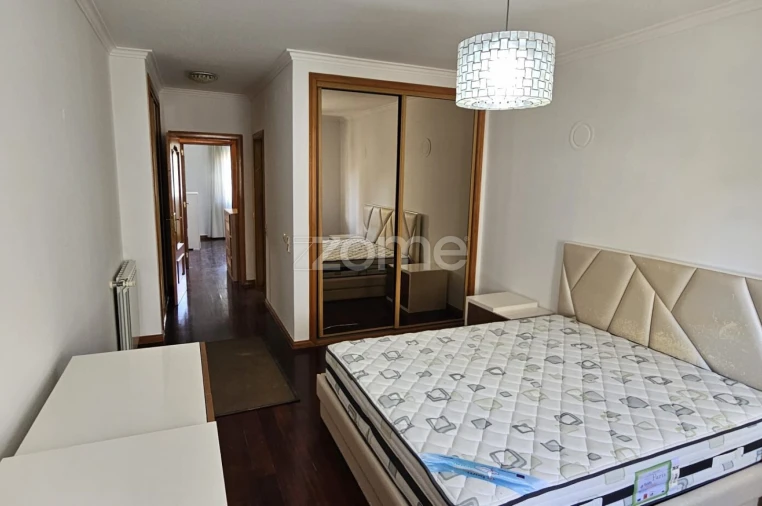 Apartamento T3 para Arrendamento em São Domingos de Rana Foto 17