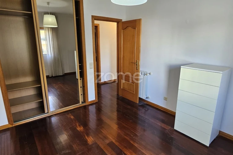 Apartamento T3 para Arrendamento em São Domingos de Rana Foto 14