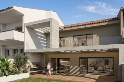 Moradia T4 para Venda em Laranjeiro e Feijó