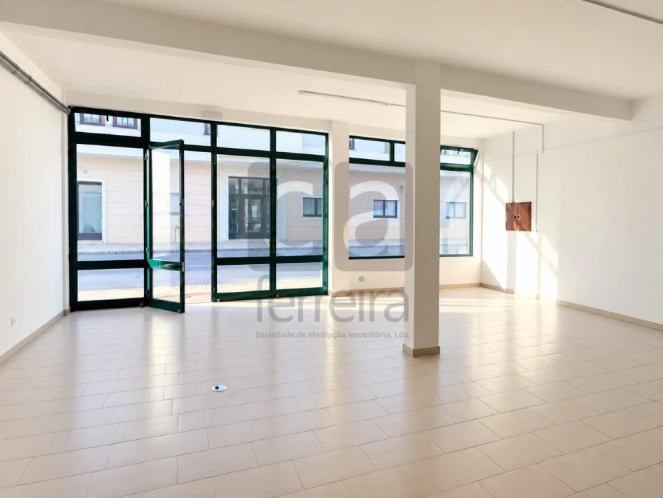 Loja para Arrendamento em Almeirim Foto 5