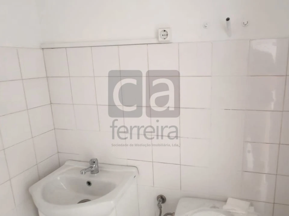 Loja para Arrendamento em Almeirim Foto 11