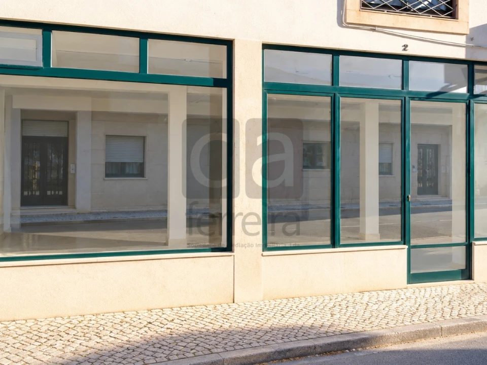 Loja para Arrendamento em Almeirim Foto 12