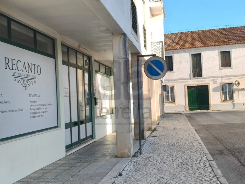 Loja para Arrendamento em Almeirim Foto 14