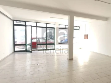 Loja para Arrendamento em Almeirim