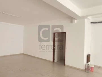 Loja para Arrendamento em Almeirim