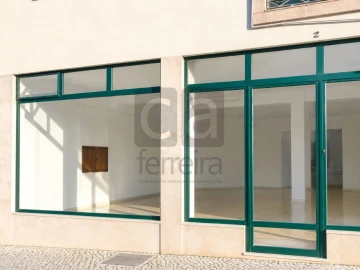 Loja para Arrendamento em Almeirim