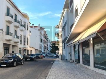 Loja para Arrendamento em Almeirim