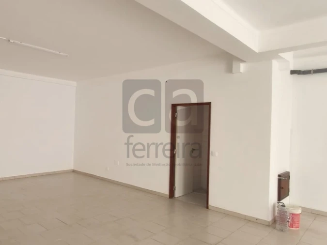 Loja para Arrendamento em Almeirim Foto 6