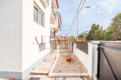 Moradia T4 para Venda em Carnaxide e Queijas