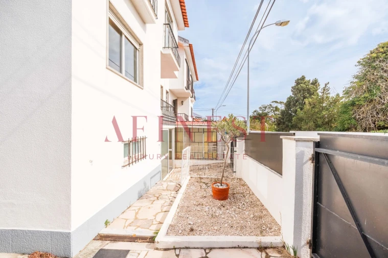 Moradia T4 para Venda em Carnaxide e Queijas Foto 56