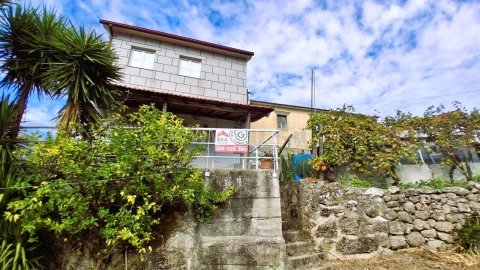 Moradia T3 para Venda em Santa Cruz do Douro e São Tomé de Covelas