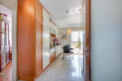Apartamento T2 para Venda em Oeiras e São Julião da Barra, Paço de Arcos e Caxias