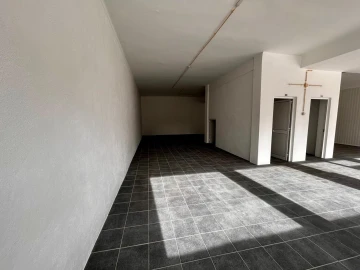 Armazém para Venda em Sertã