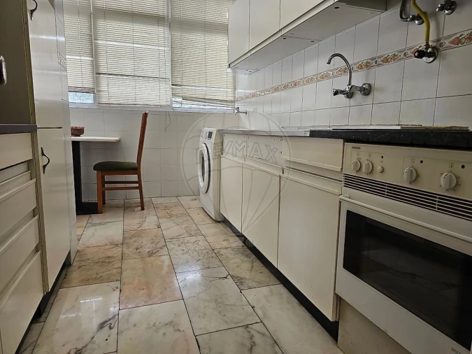 Apartamento T3 para Venda em São Martinho Foto 8