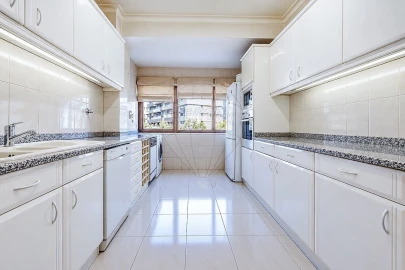 Apartamento T3 para Venda em São Domingos de Benfica