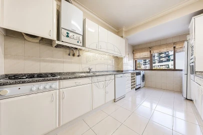 Apartamento T3 para Venda em São Domingos de Benfica