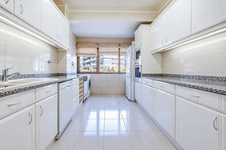 Apartamento T3 para Venda em São Domingos de Benfica Foto 21