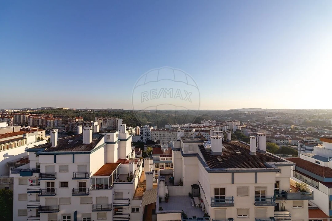 Apartamento T3 para Venda em Rio de Mouro Foto 16