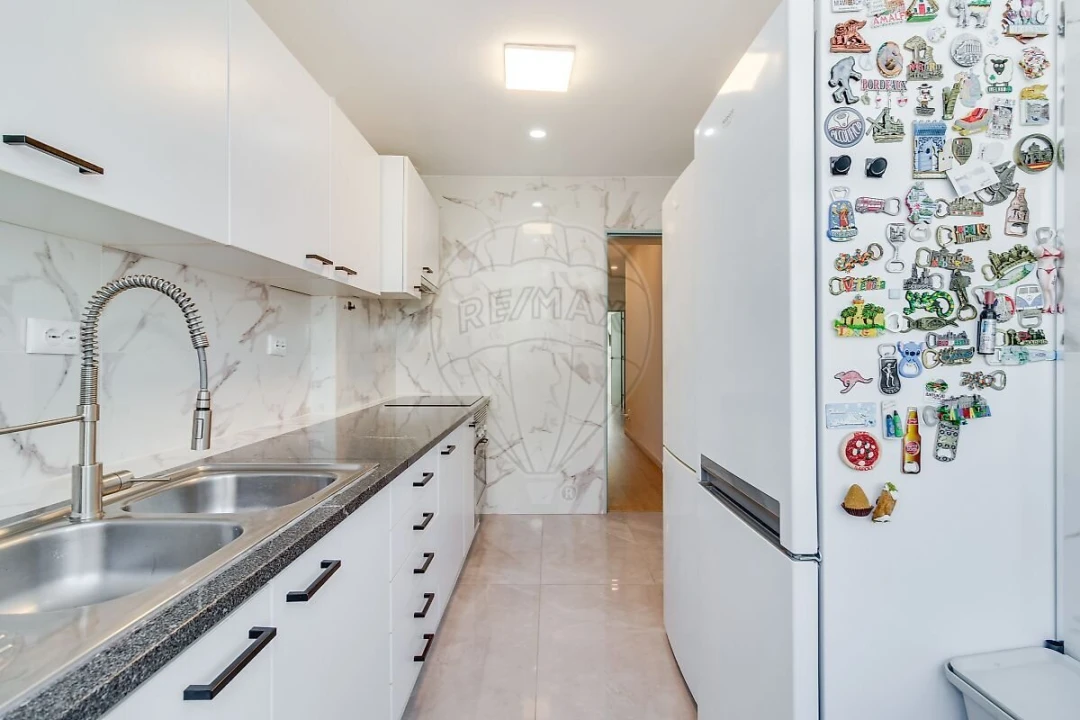 Apartamento T3 para Venda em Rio de Mouro Foto 6