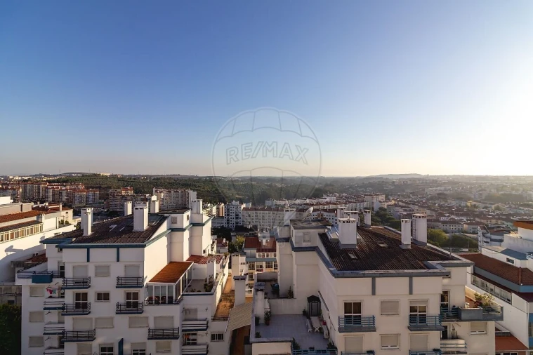 Apartamento T3 para Venda em Rio de Mouro Foto 16