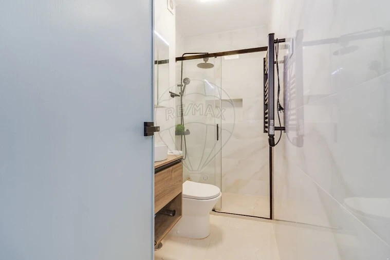 Apartamento T3 para Venda em Rio de Mouro Foto 9