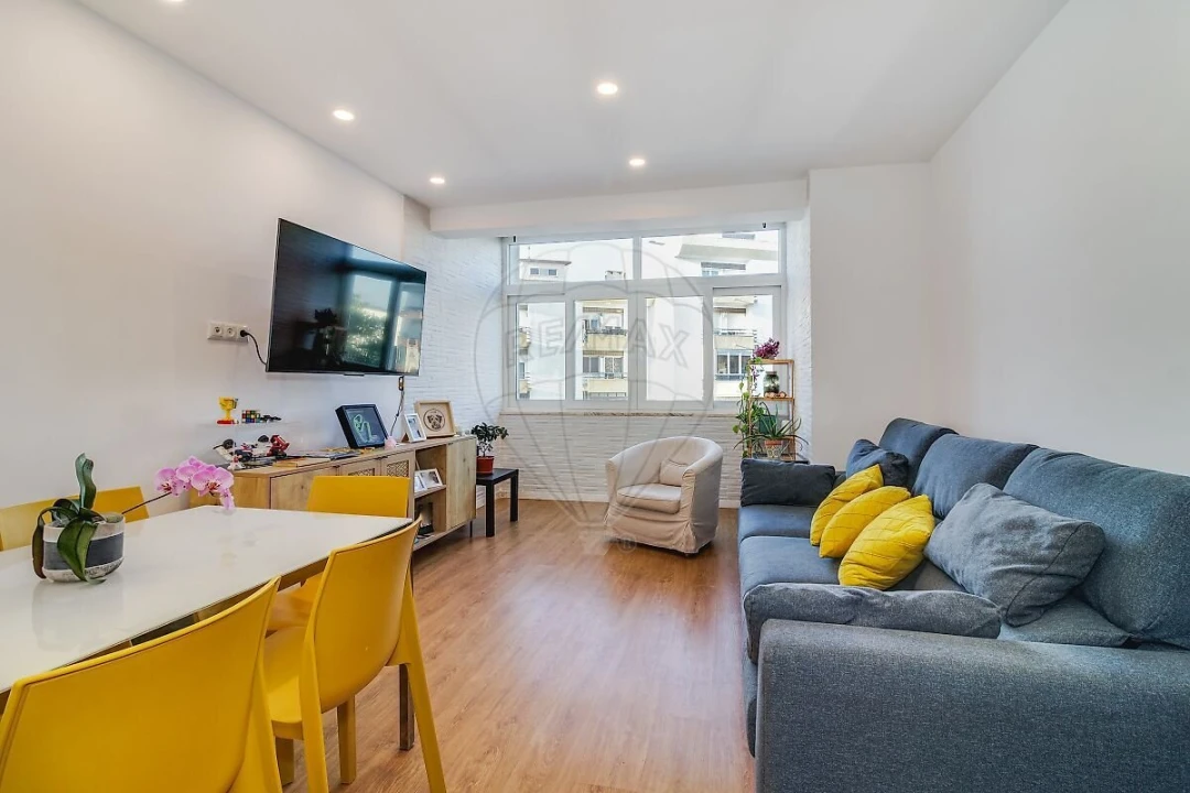 Apartamento T3 para Venda em Rio de Mouro Foto 1