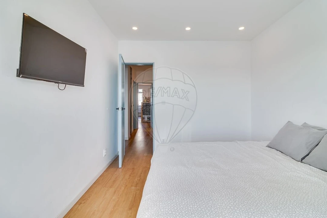 Apartamento T3 para Venda em Rio de Mouro Foto 12