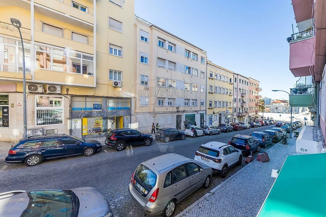 Apartamento T1 para Venda em Areeiro Foto 18