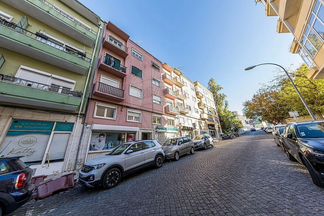 Apartamento T1 para Venda em Areeiro Foto 19