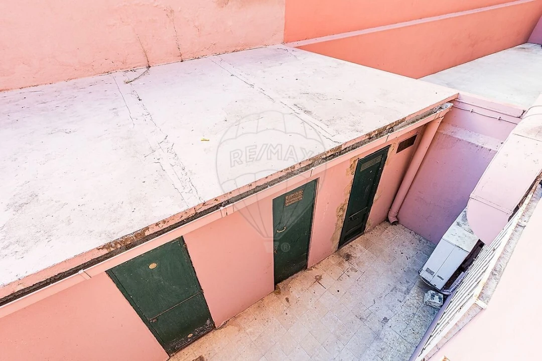 Apartamento T1 para Venda em Areeiro Foto 16