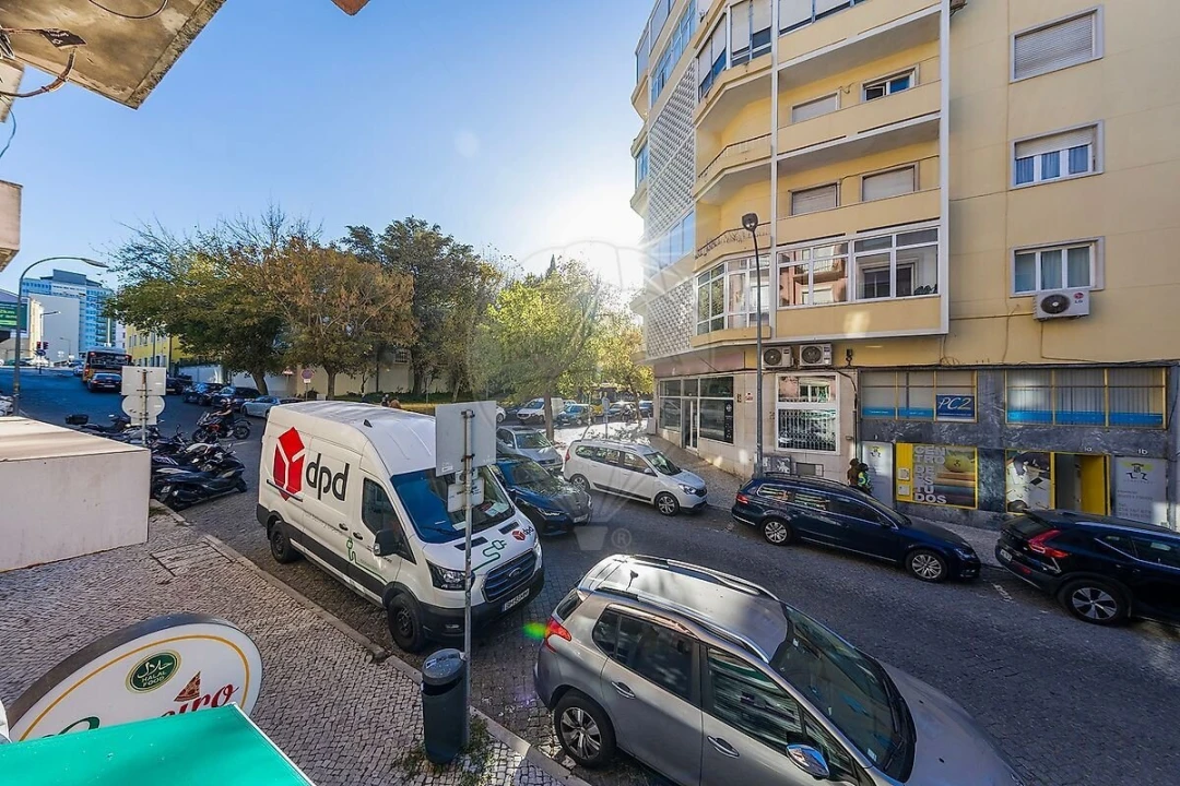 Apartamento T1 para Venda em Areeiro Foto 17