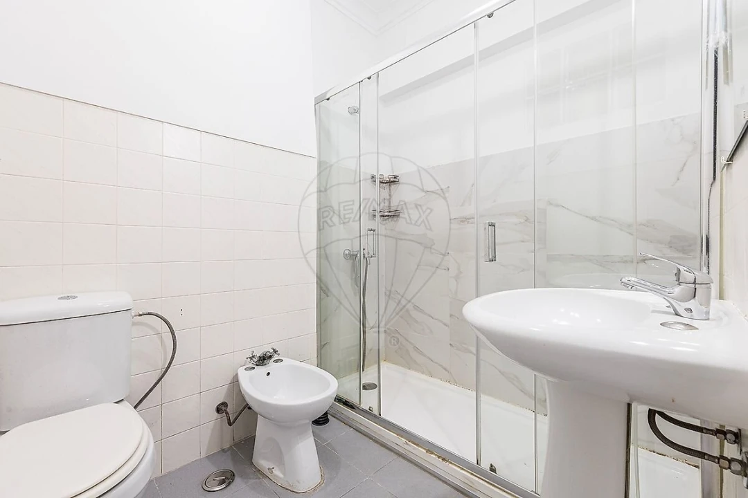 Apartamento T1 para Venda em Areeiro Foto 8