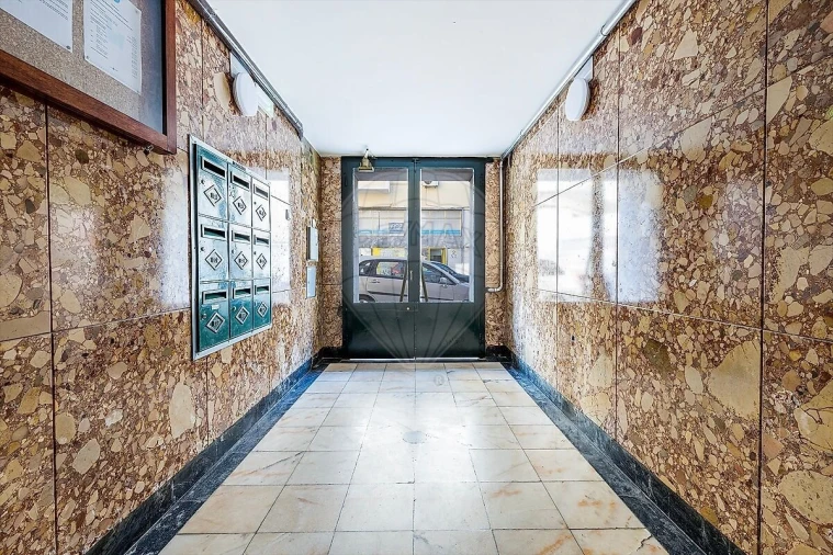 Apartamento T1 para Venda em Areeiro Foto 14