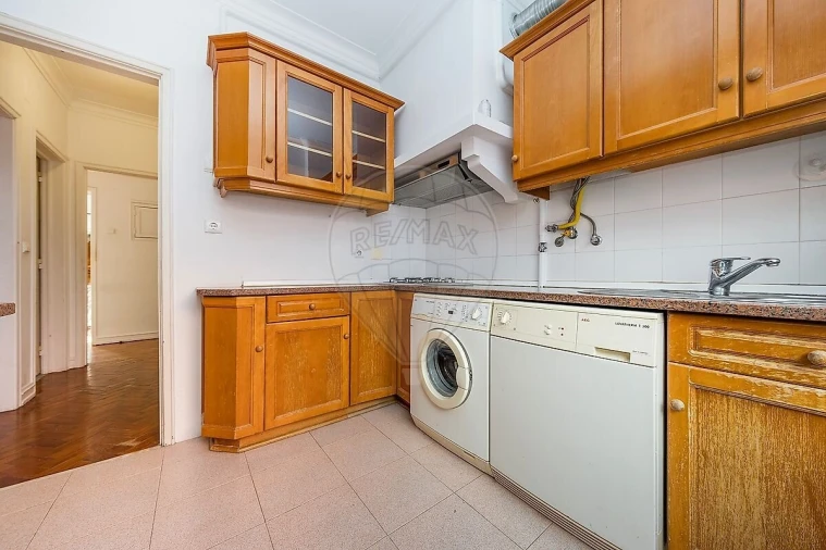 Apartamento T1 para Venda em Areeiro Foto 13