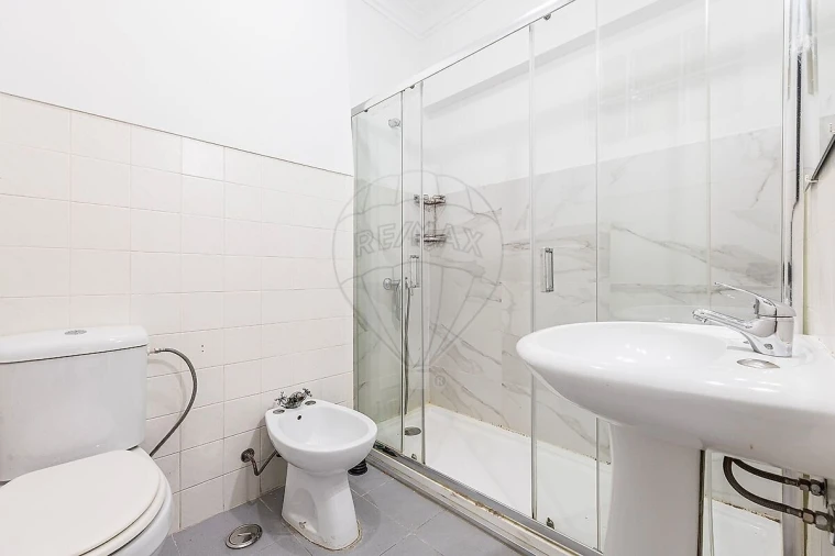 Apartamento T1 para Venda em Areeiro Foto 8