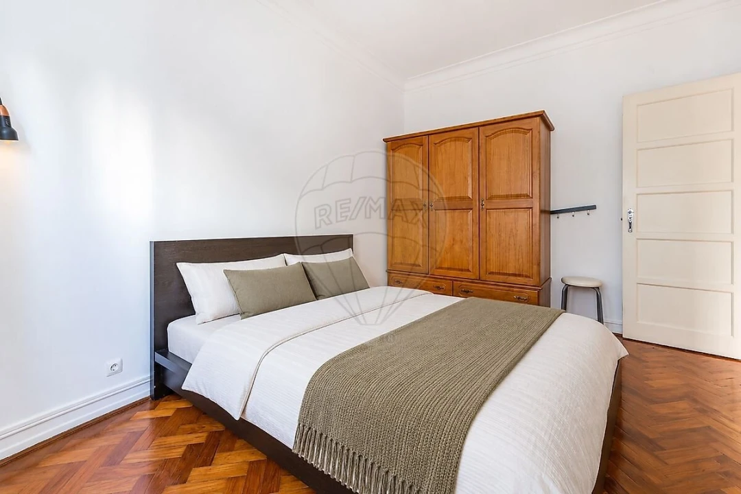 Apartamento T1 para Venda em Areeiro Foto 6