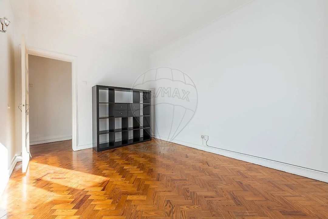 Apartamento T1 para Venda em Areeiro Foto 1