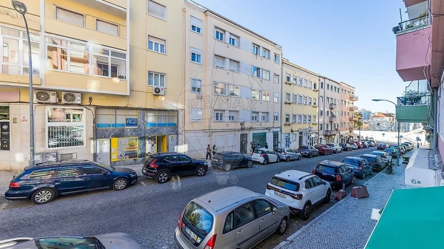 Apartamento T1 para Venda em Areeiro