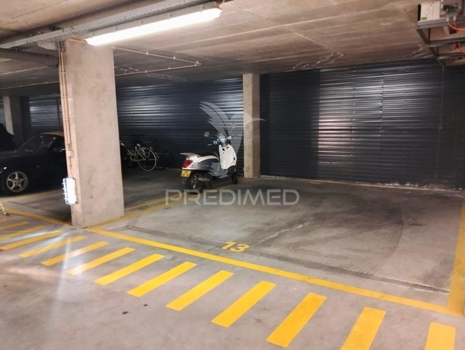 Apartamento T2 para Venda em Sacavém e Prior Velho Foto 24