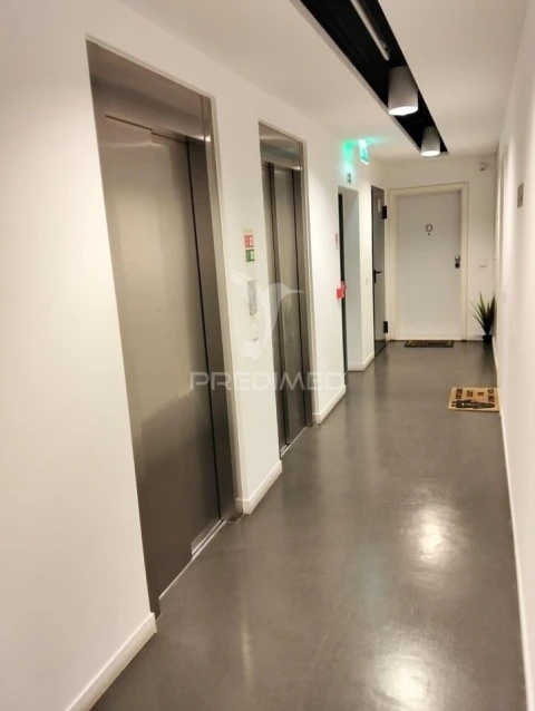 Apartamento T2 para Venda em Sacavém e Prior Velho