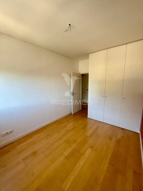 Apartamento T2 para Venda em Sacavém e Prior Velho