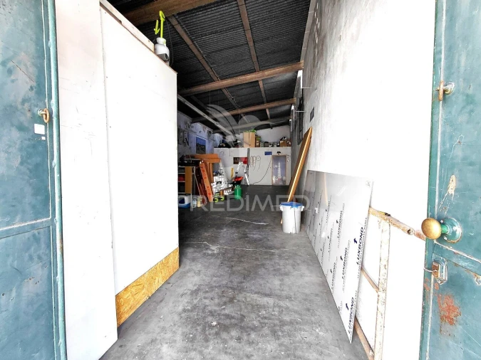 Armazém para Venda em Quelfes Foto 2