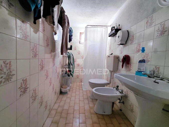 Armazém para Venda em Quelfes Foto 7