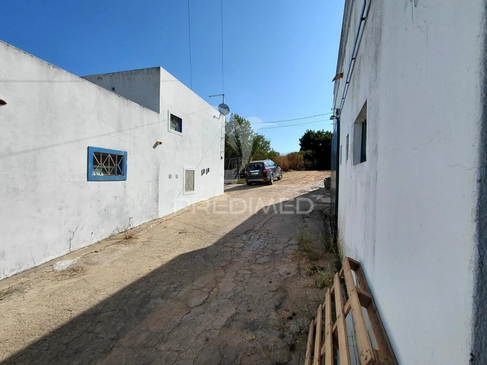 Armazém para Venda em Quelfes Foto 9