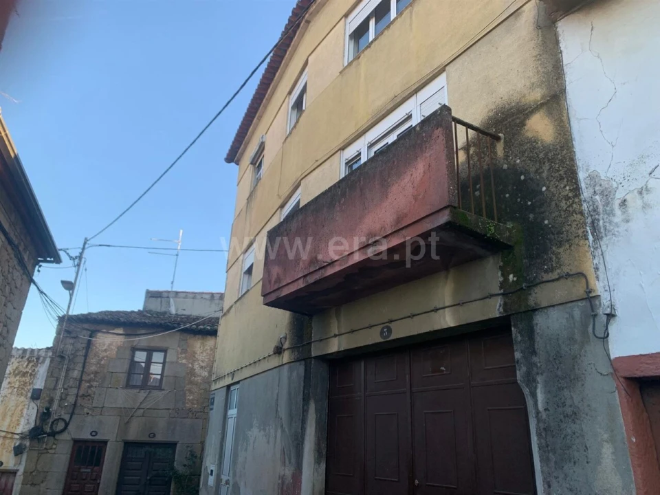 Moradia T4 para Venda em Fundão, Valverde, Donas, A. Joanes, A. Nova Cabo Foto 1