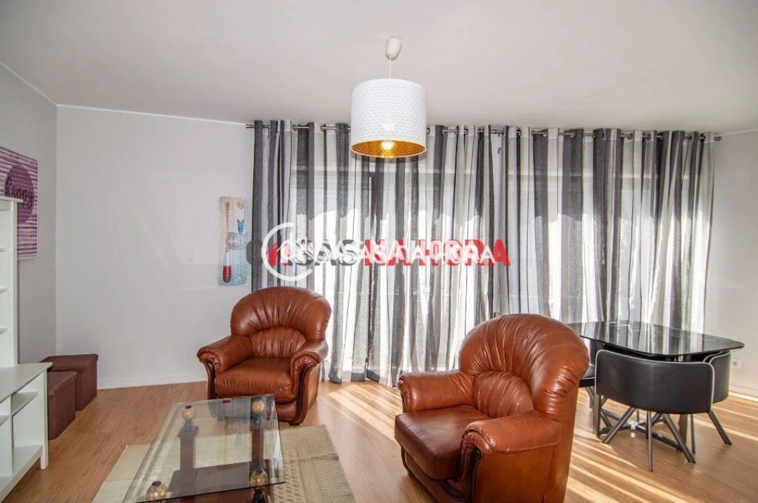 Apartamento T2 para Arrendamento em Mafamude e Vilar do Paraíso Foto 2