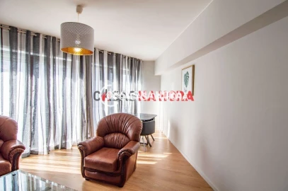 Apartamento T2 para Arrendamento em Mafamude e Vilar do Paraíso