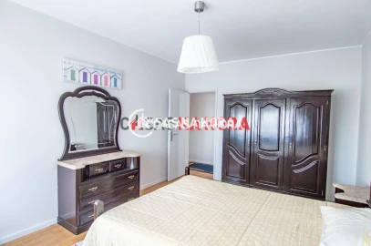 Apartamento T2 para Arrendamento em Mafamude e Vilar do Paraíso