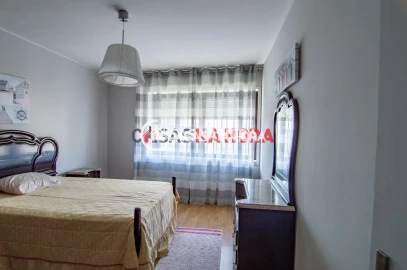 Apartamento T2 para Arrendamento em Mafamude e Vilar do Paraíso